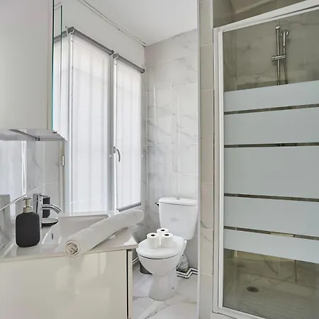 Apartment Nice Studio Beaubourg Le Marais 6 Paris